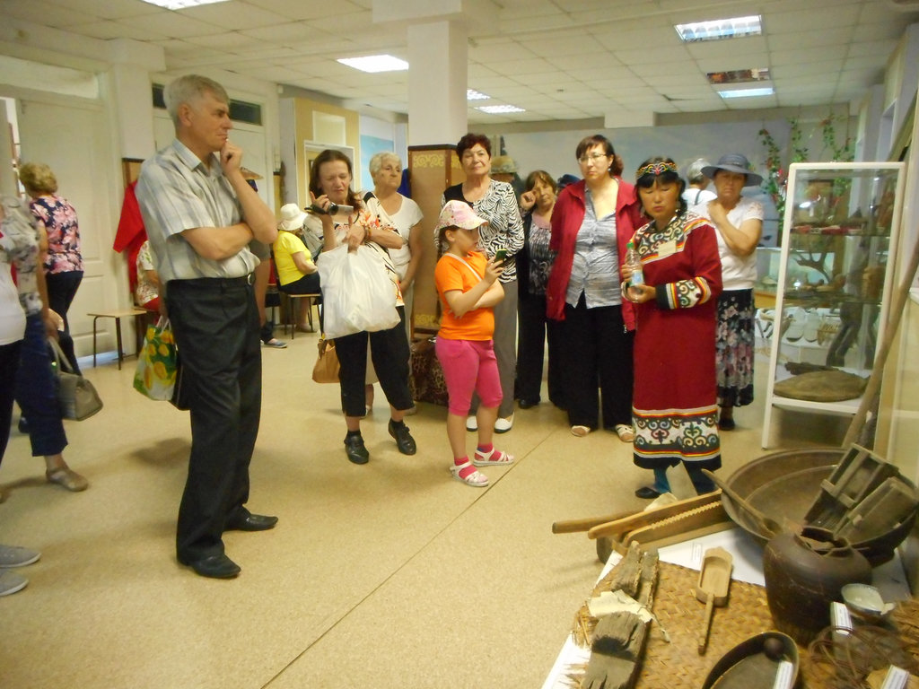 Апрель. Краеведческий час "Традиции и обычаи коренных народов Хабаровского края»"