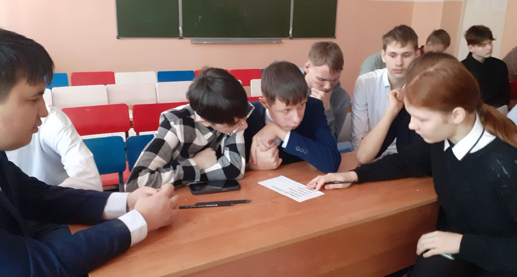 Апрель. Интеллектуальная программа «Сквозь дни войны»